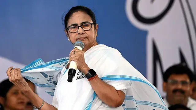 পশ্চিমবঙ্গের নির্বাচনী জরিপ : চতুর্থ মেয়াদে ক্ষমতায় আসছে মমতার দল