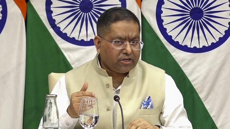 শেখ হাসিনাকে ফেরানোর অনুরোধ খতিয়ে দেখছে ভারত : রণধীর জয়সওয়াল