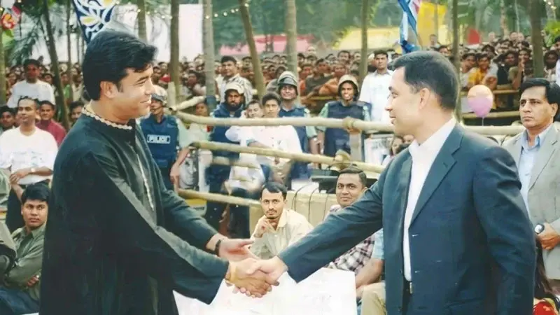 ঠাৎ তারেক রহমানের সঙ্গে নায়ক মান্নার এই ছবিটি আলোচনায়
